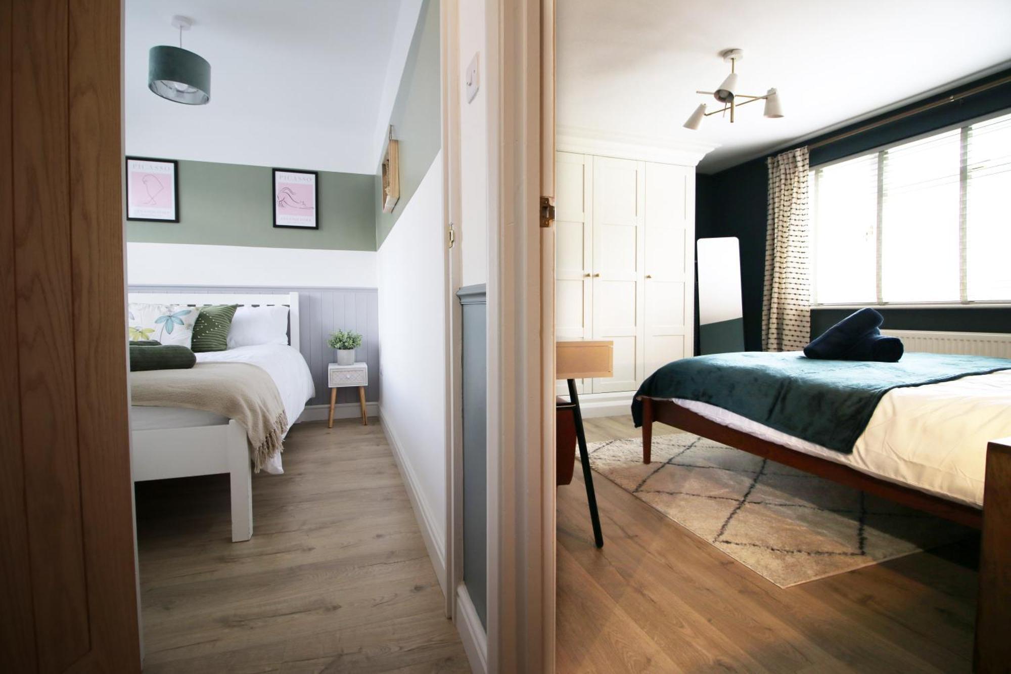 Stylish Home In Bath With Driveway Parking, 10Min From City Exterior photo