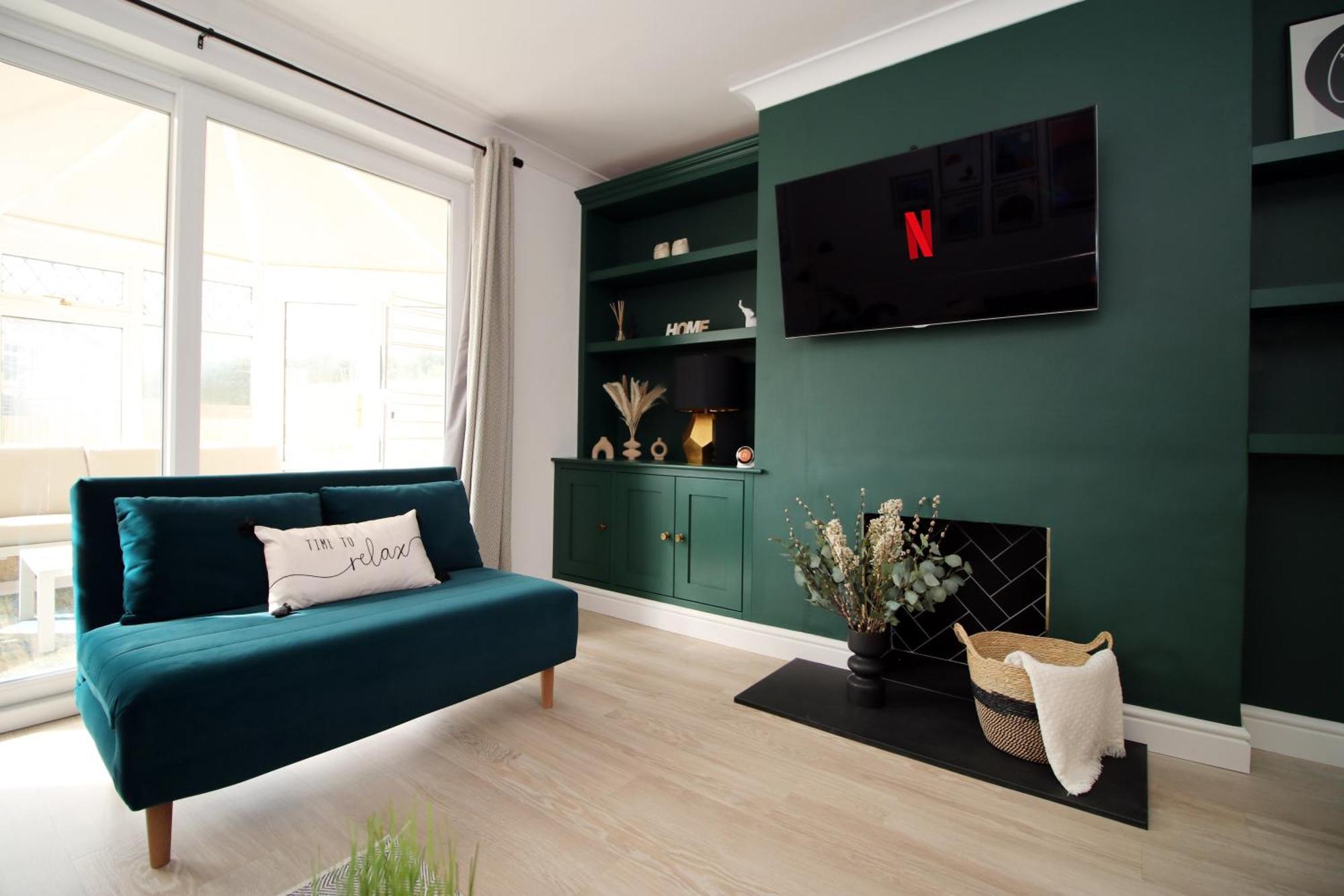 Stylish Home In Bath With Driveway Parking, 10Min From City Exterior photo